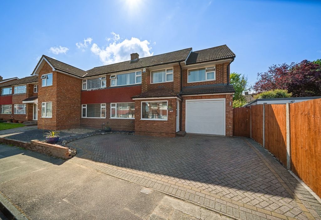 Property photo 1 of 26 4015940