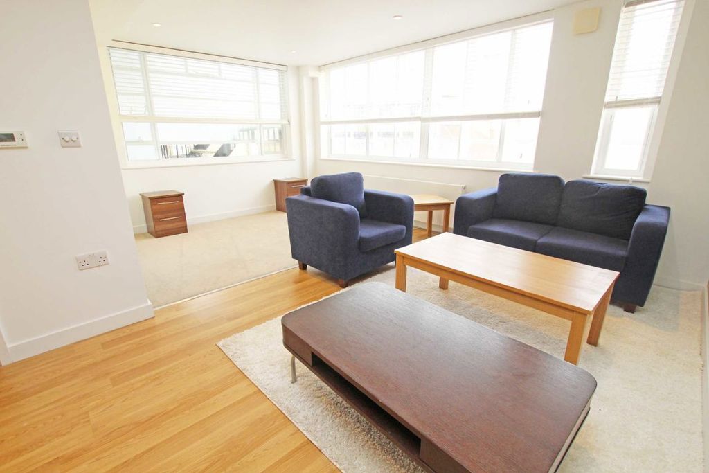 Property photo 1 of 4