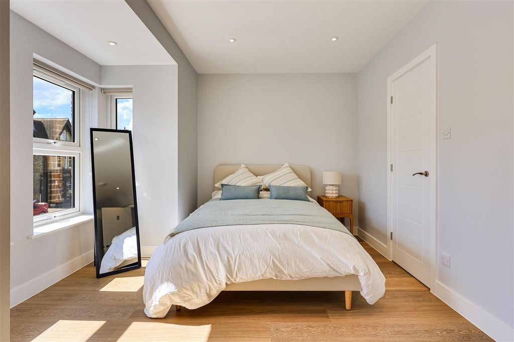 Property photo 3 of 17 Img (41).Jpg