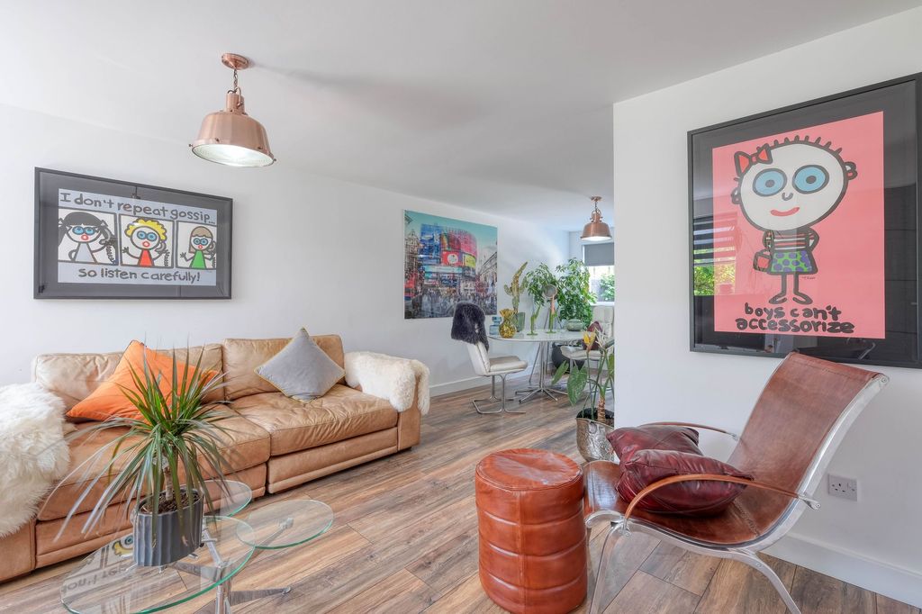 Property photo 3 of 20