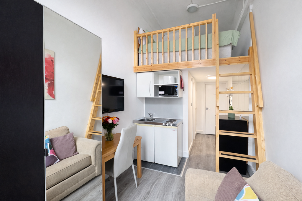 Property photo 3 of 11