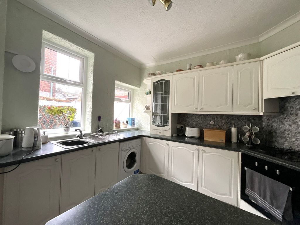 Property photo 2 of 20 3905955