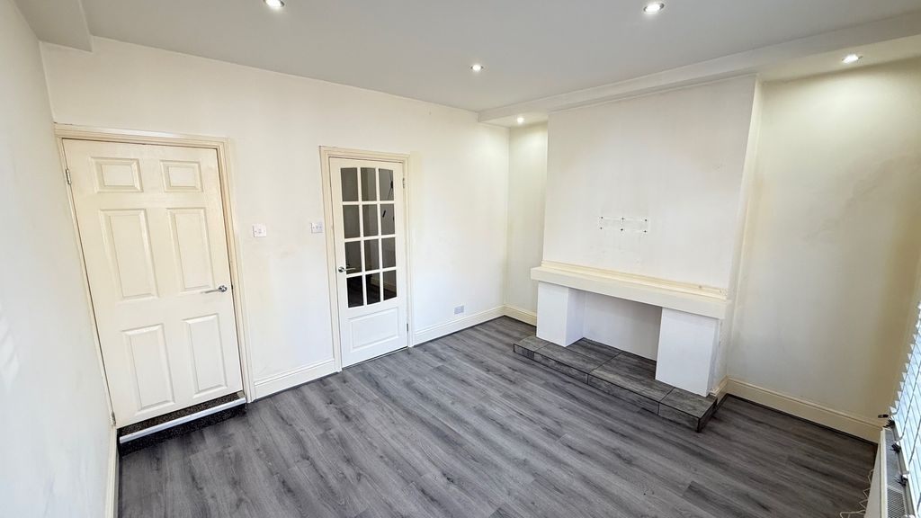 Property photo 2 of 13 Image