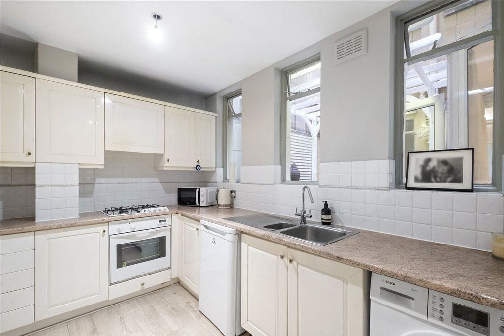 Property photo 2 of 17 Picture No. 08