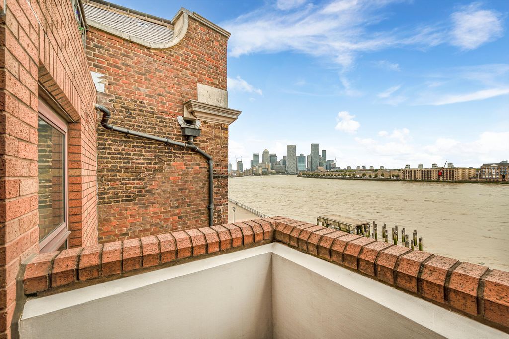 Property photo 1 of 13 Image