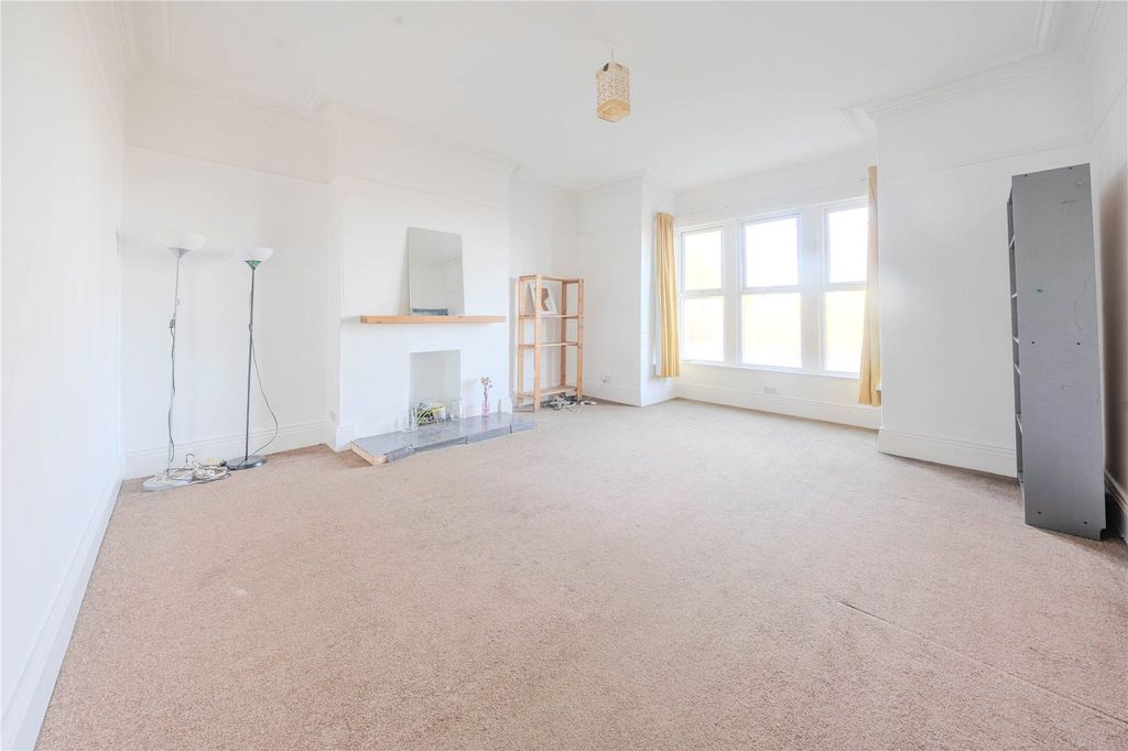 Property photo 3 of 31 Picture 3