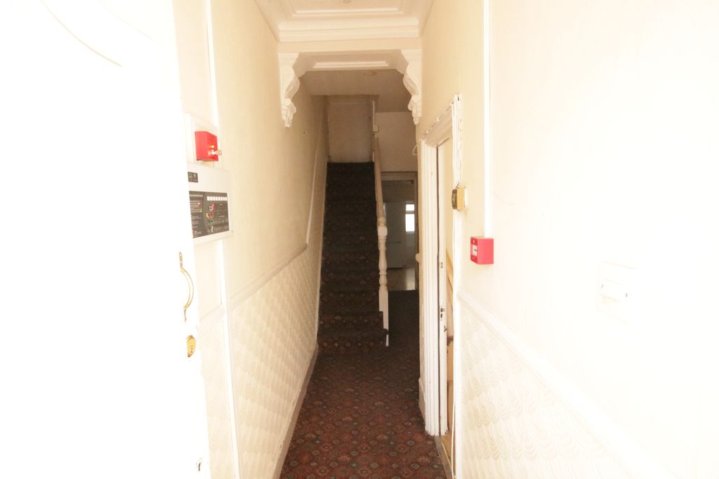 Property photo 2 of 16 Hallway