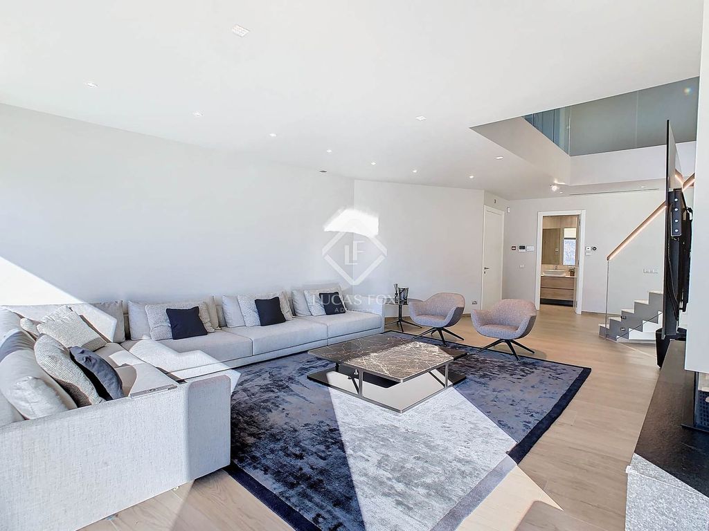 Property photo 1 of 70