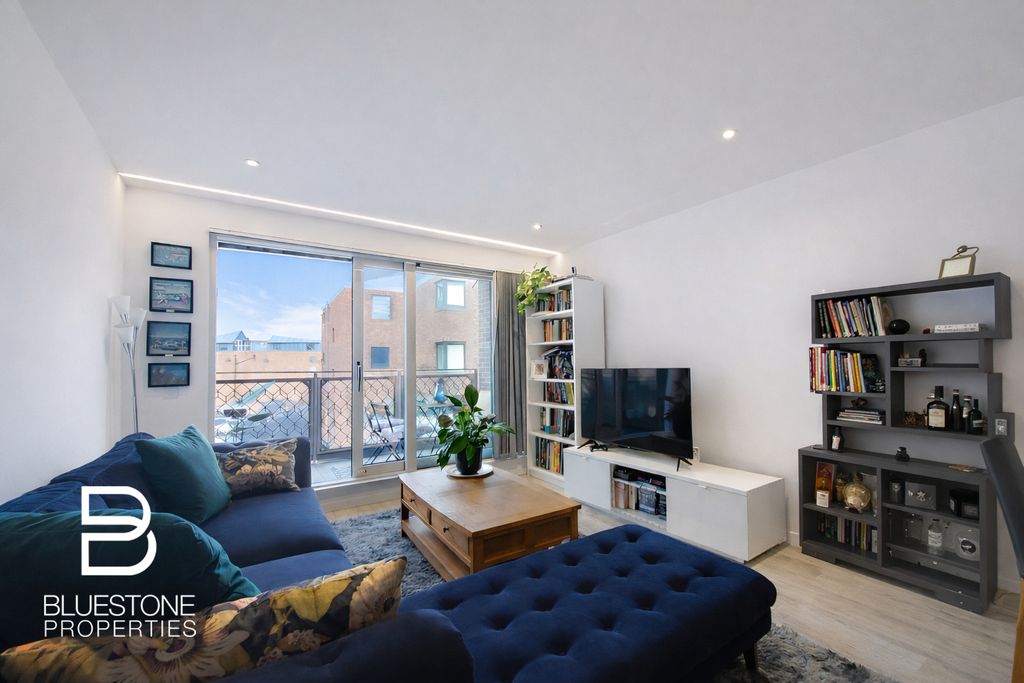 Property photo 2 of 22