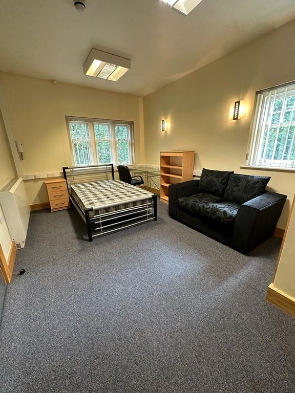 Property photo 1 of 3