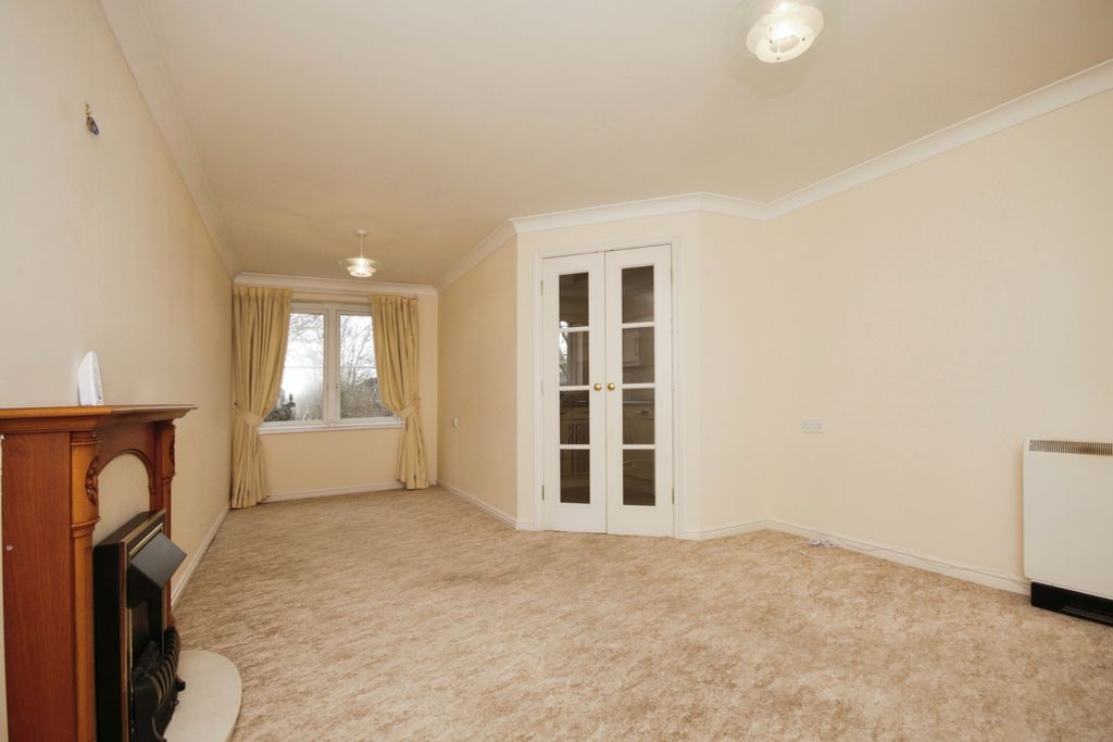 Property photo 2 of 14 Lounge