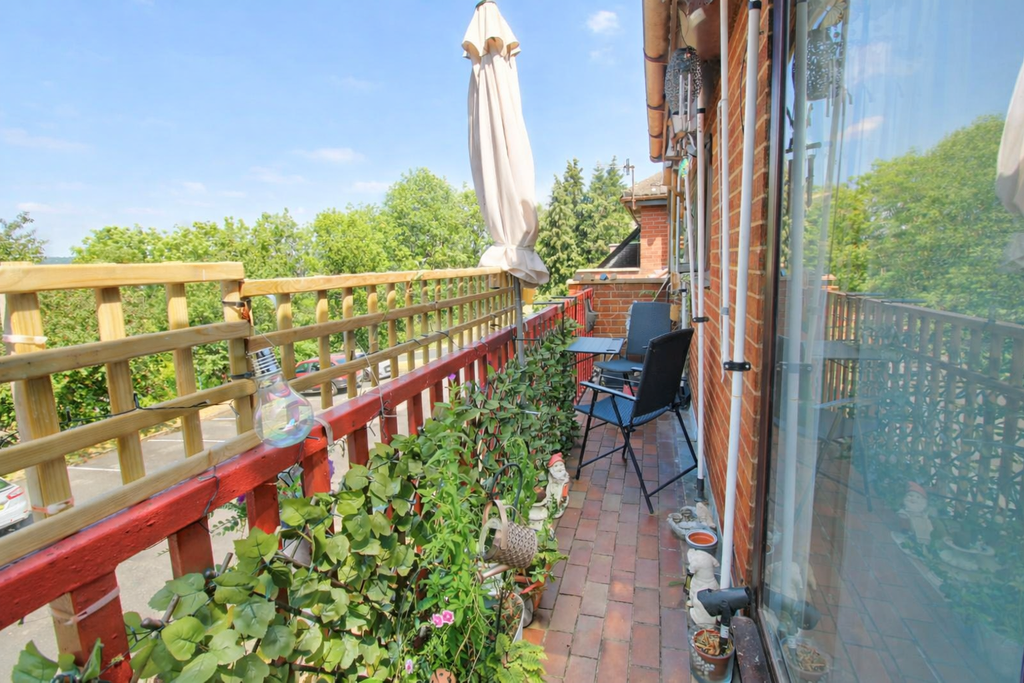 Property photo 2 of 16 Balcony