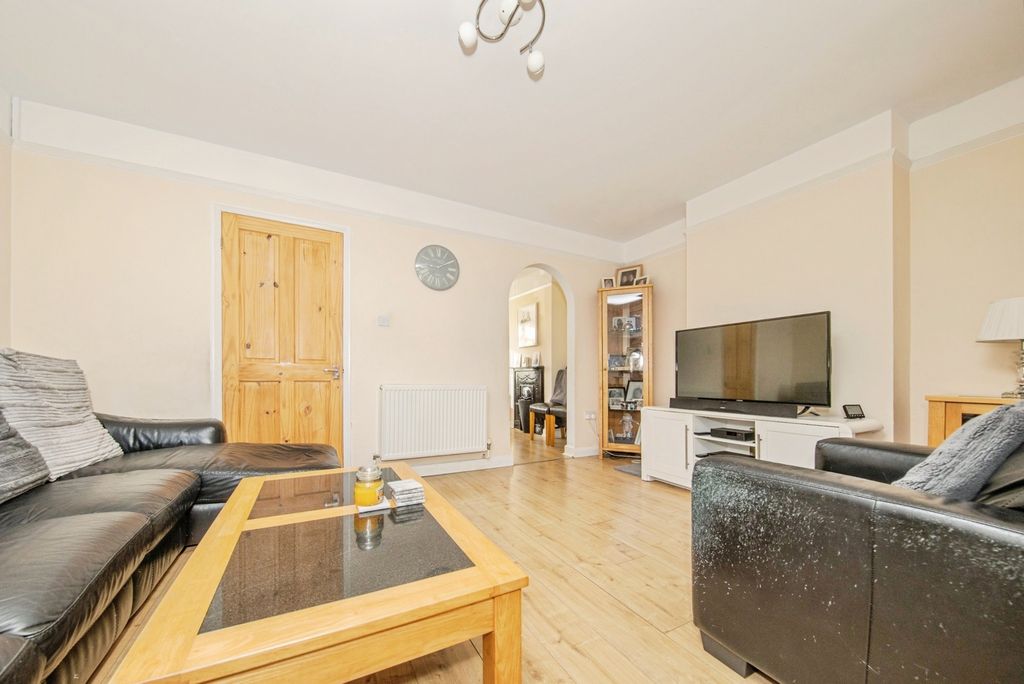 Property photo 2 of 15 Pbox-Img.Jpg