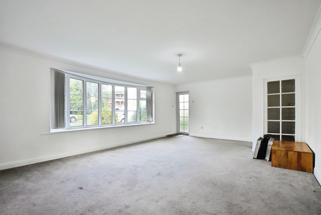 Property photo 2 of 12 Photo