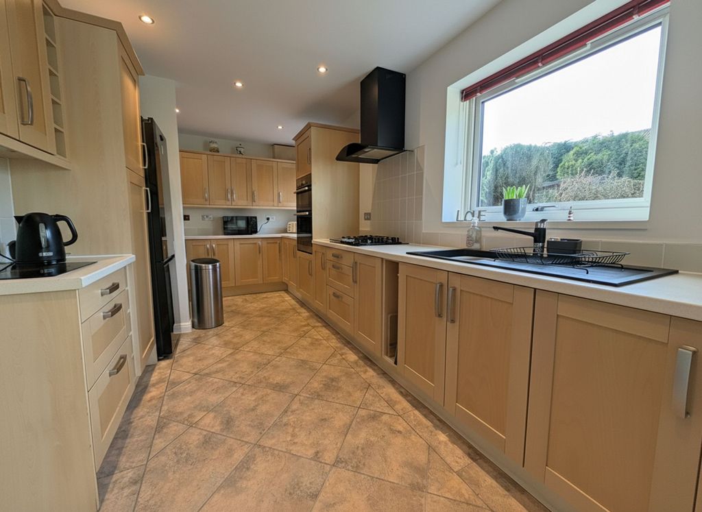 Property photo 3 of 15 Kitchen