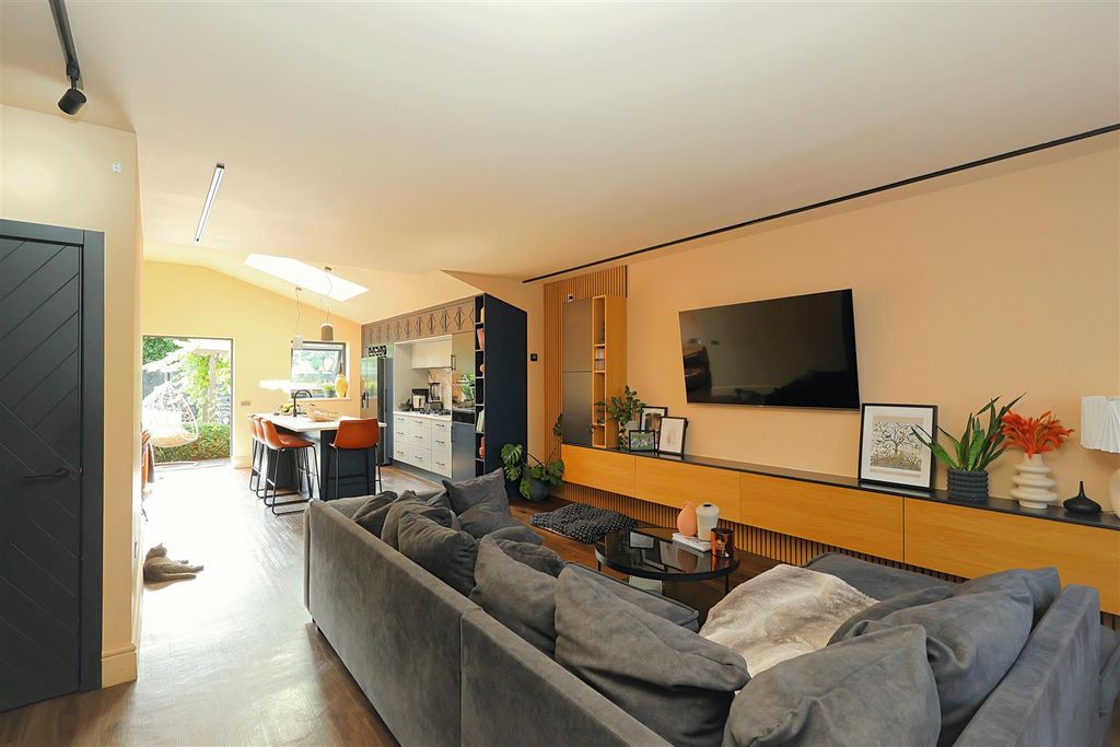 Property photo 3 of 22 Living Room