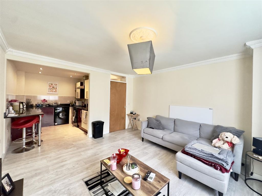 Property photo 2 of 10 2