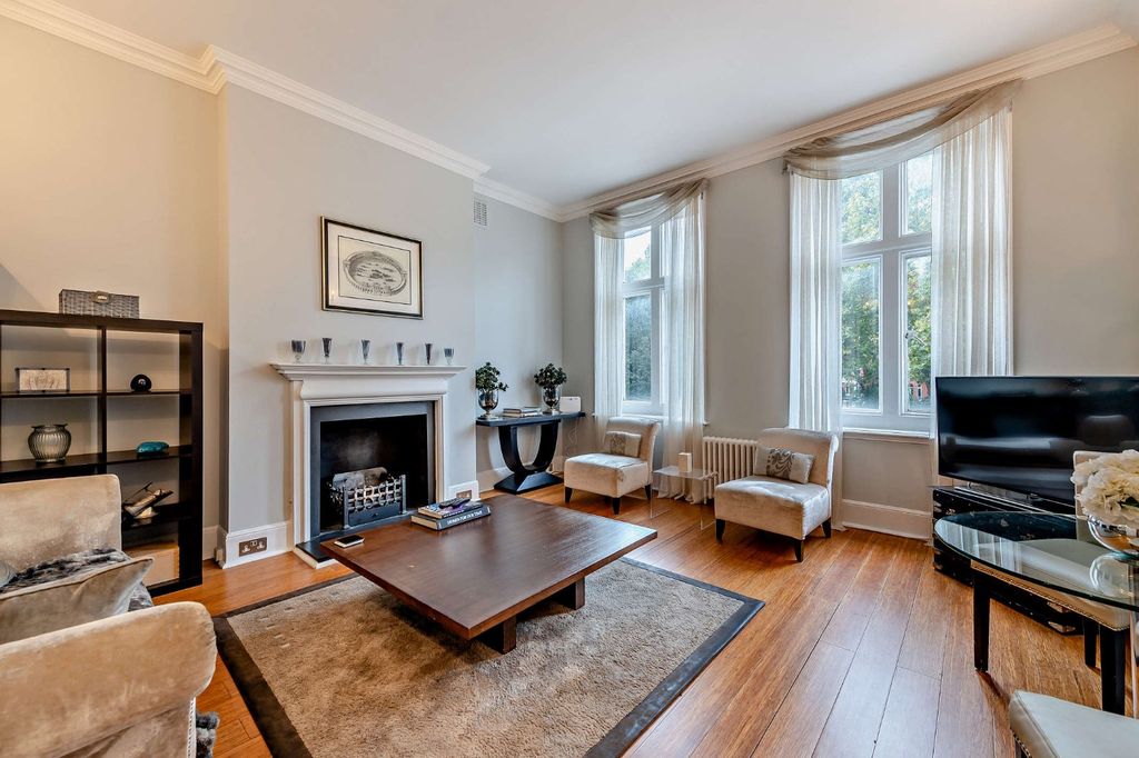 Property photo 3 of 12 Grand Proportions