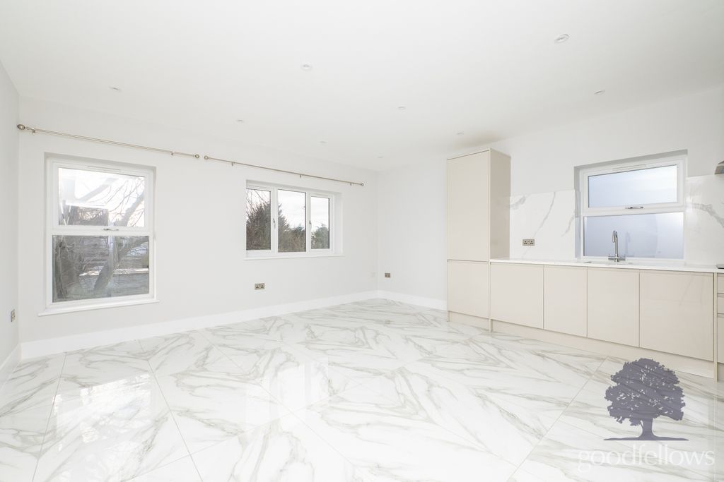 Property photo 2 of 12 Picture No. 02