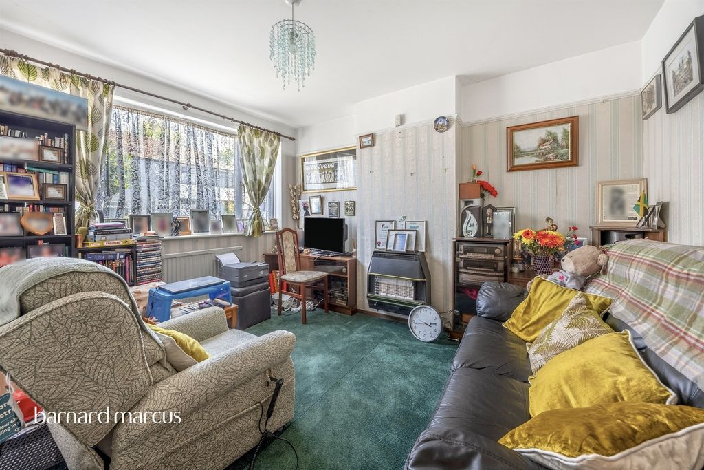 Property photo 3 of 19