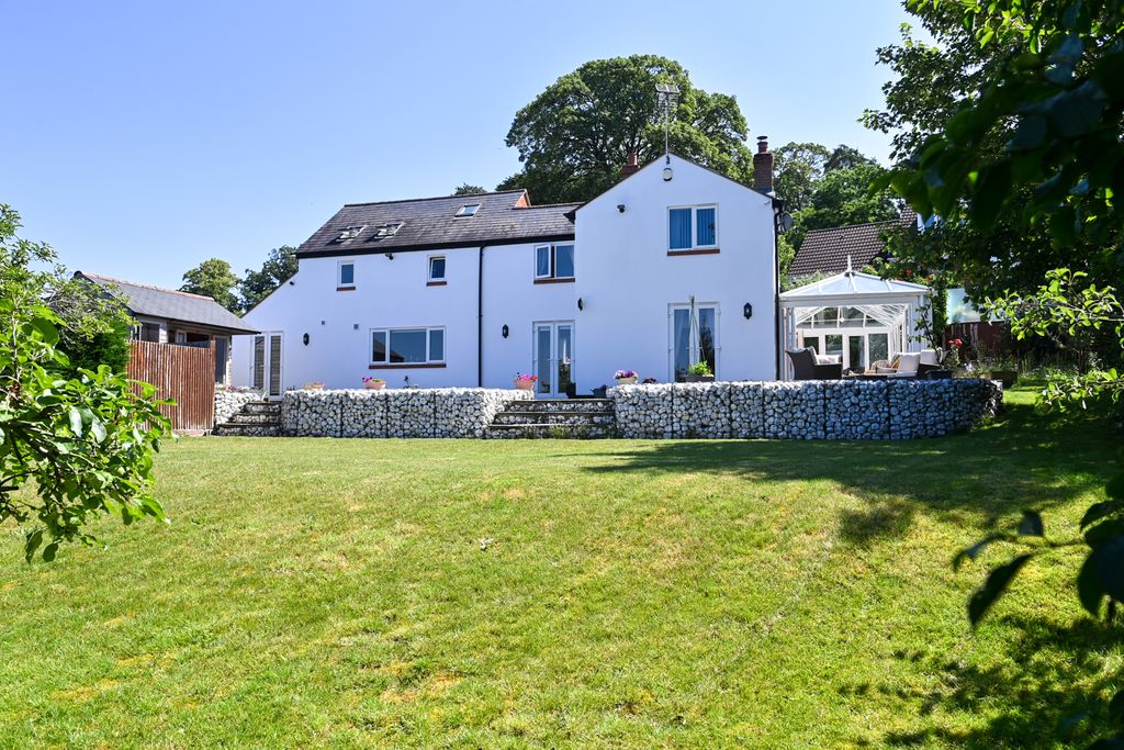 Property photo 3 of 31