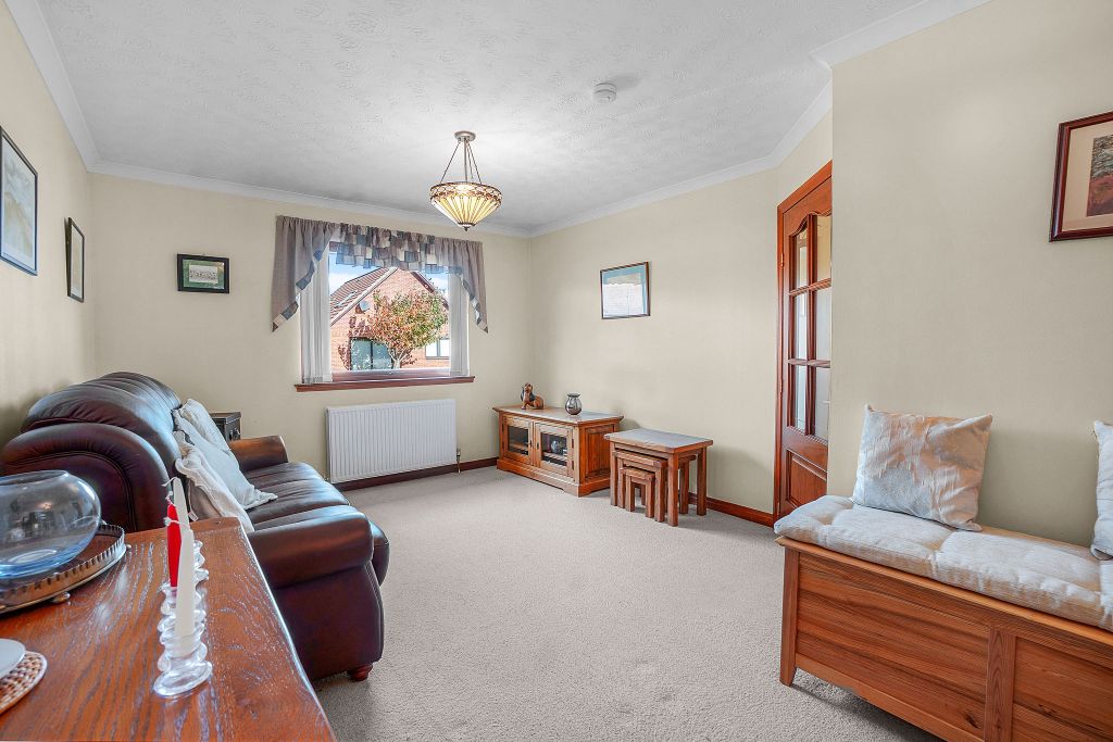 Property photo 3 of 21 Lounge