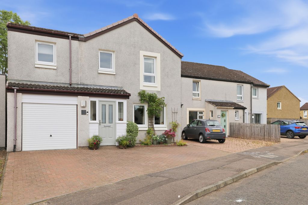 Property photo 1 of 31