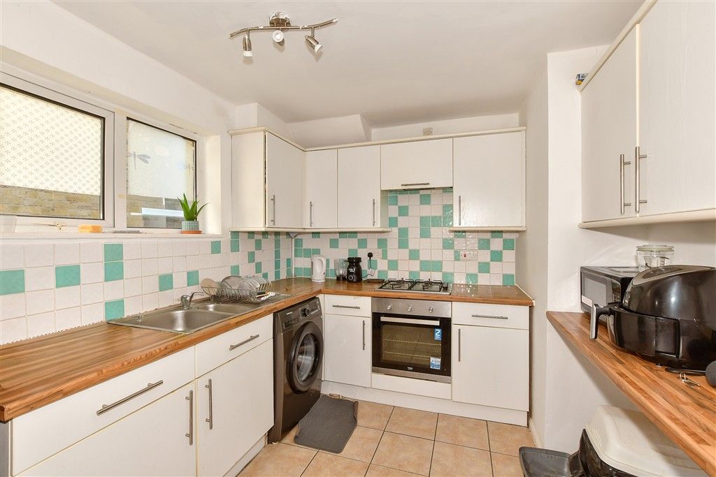 Property photo 1 of 7 Kitchen
