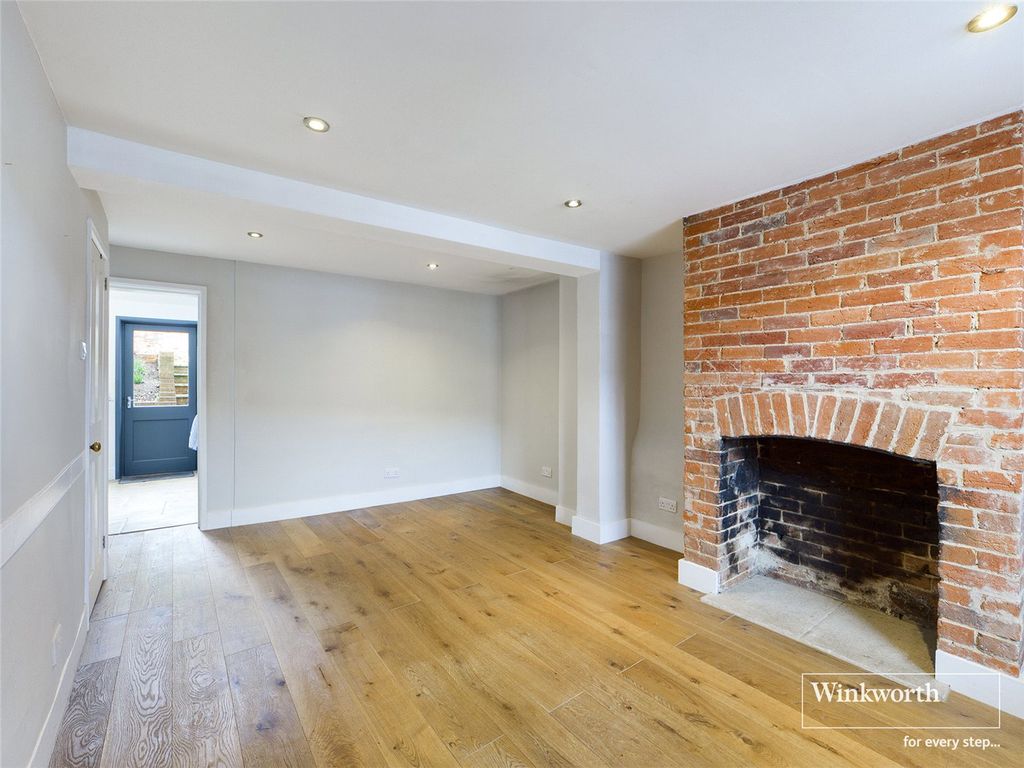 Property photo 3 of 8 Picture No. 11