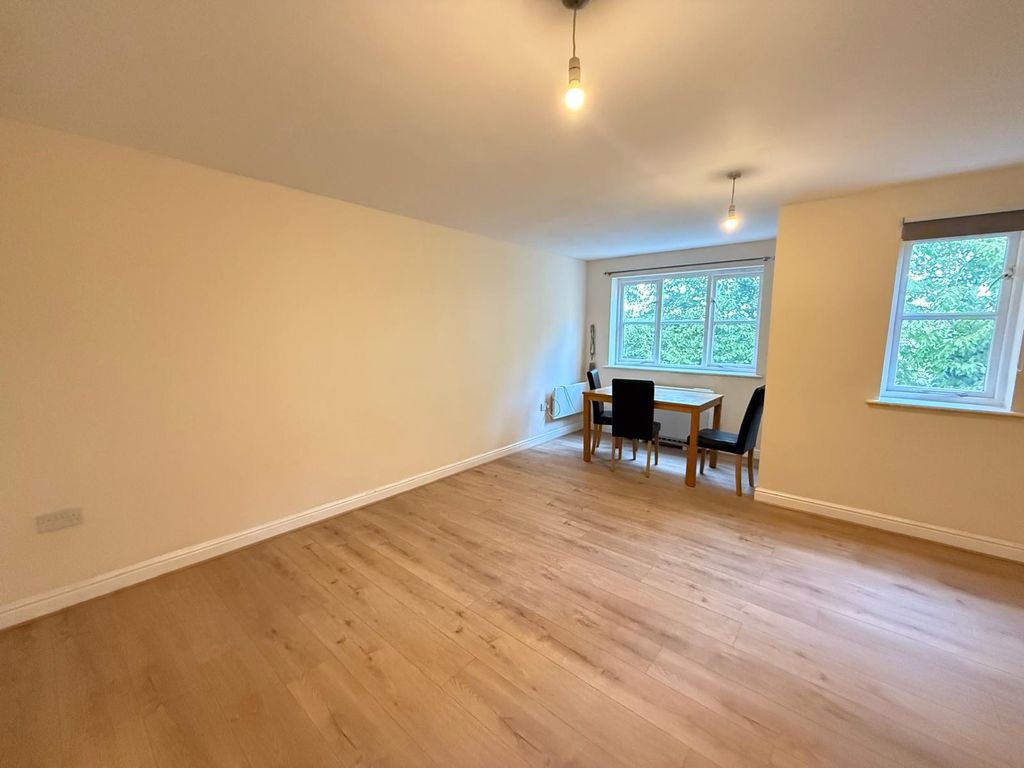 Property photo 3 of 11 Image