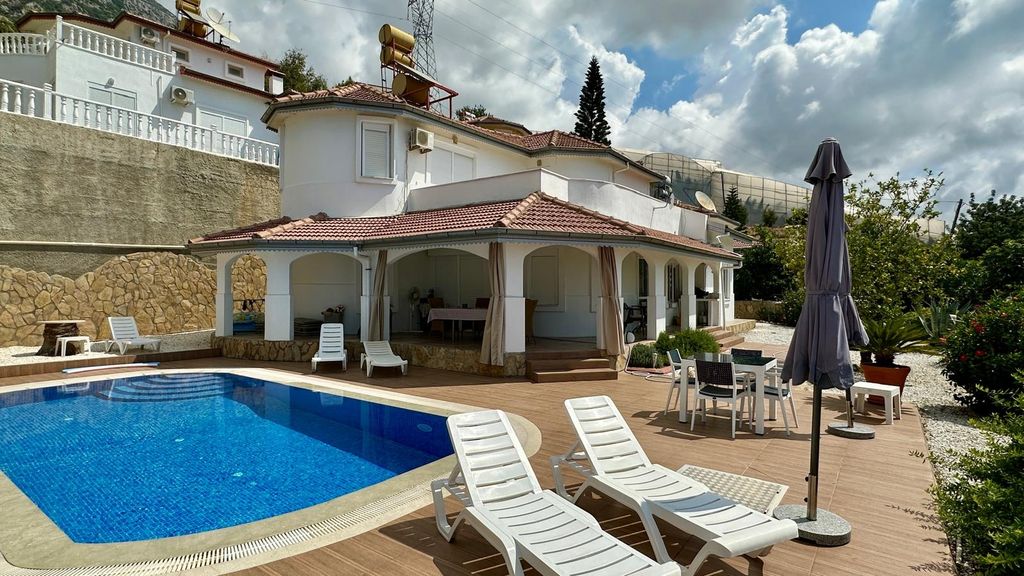 Property photo 1 of 20 Sea View 4-Bedroom Villa For Sale In Mahmutlar, Alanya Â€“ A Beautiful Villa, Pool And Garden