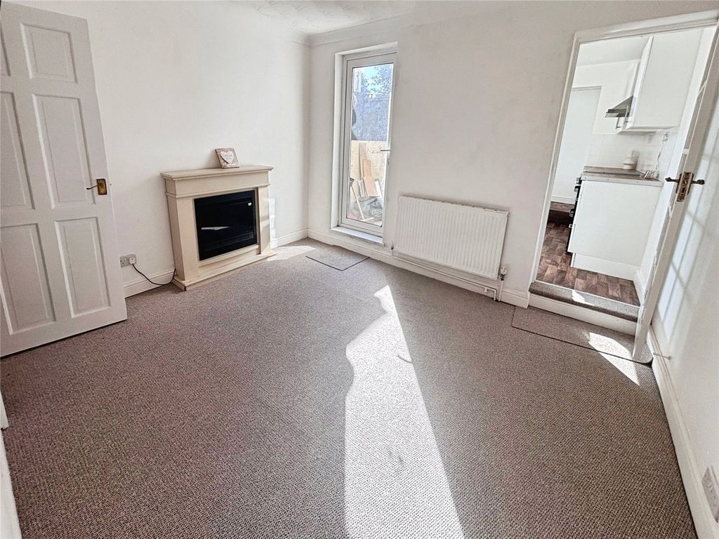 Property photo 3 of 9 Dining Room