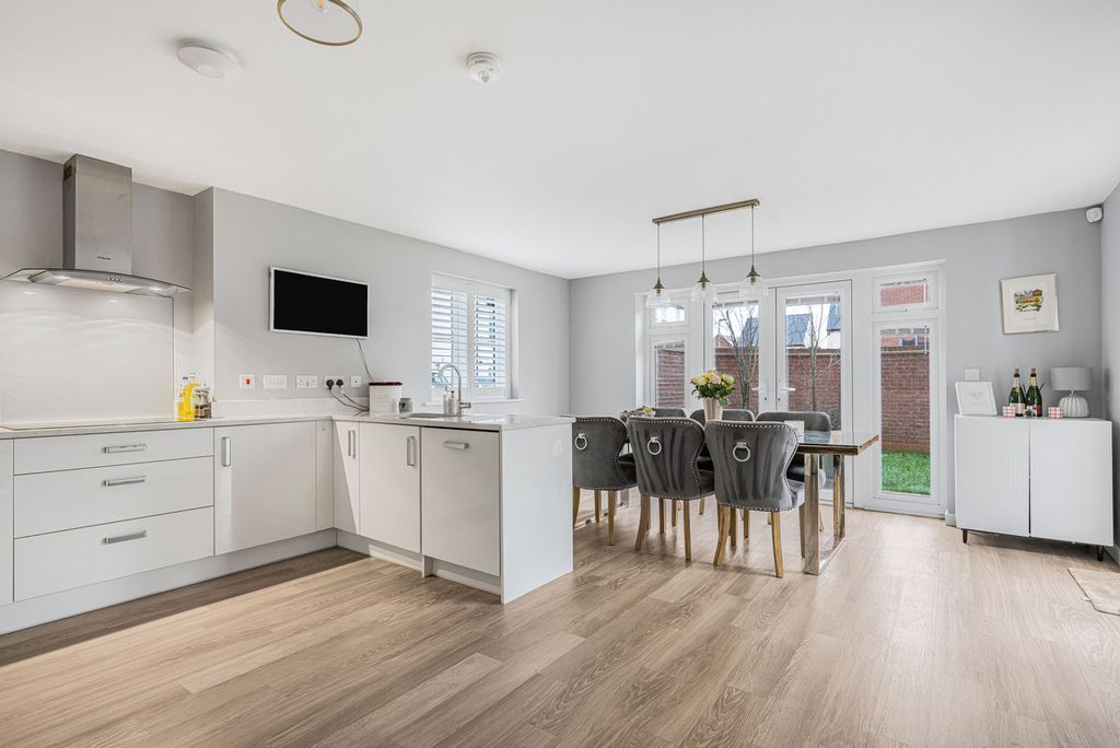 Property photo 2 of 30