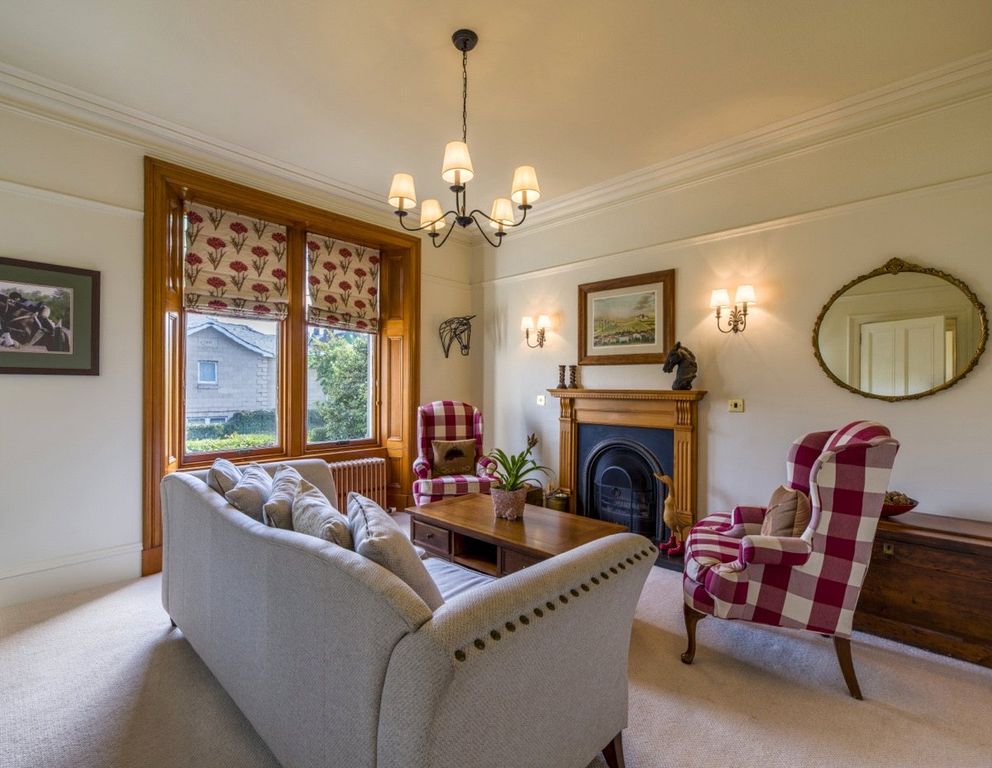 Property photo 2 of 19 Sitting Room