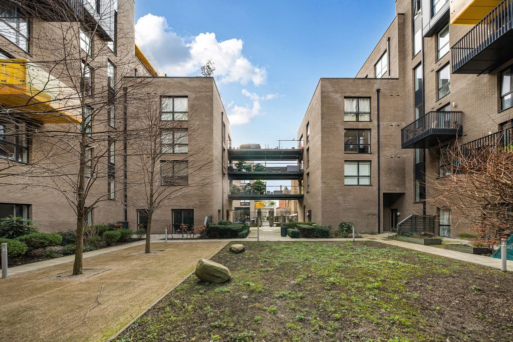 Property photo 1 of 19 1418376-3-699d880...