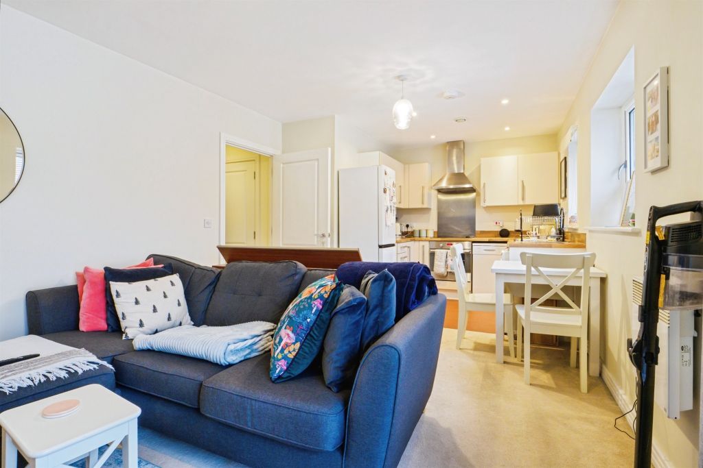 Property photo 2 of 17