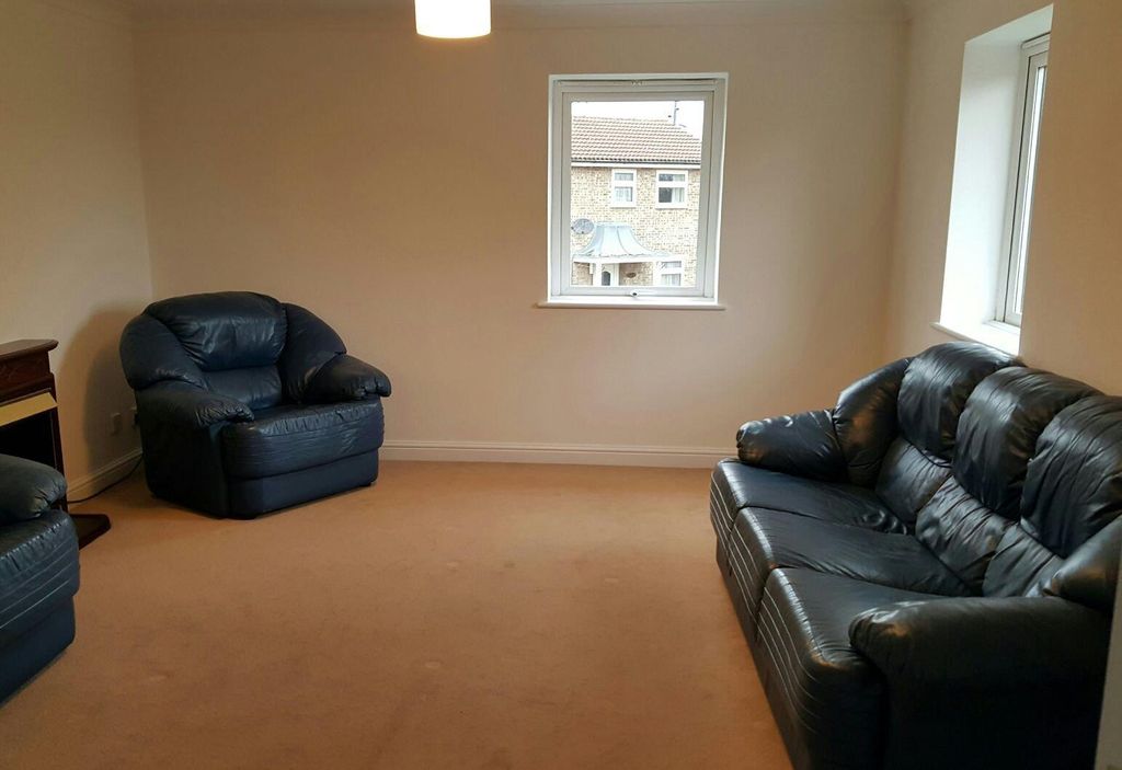 Property photo 2 of 8