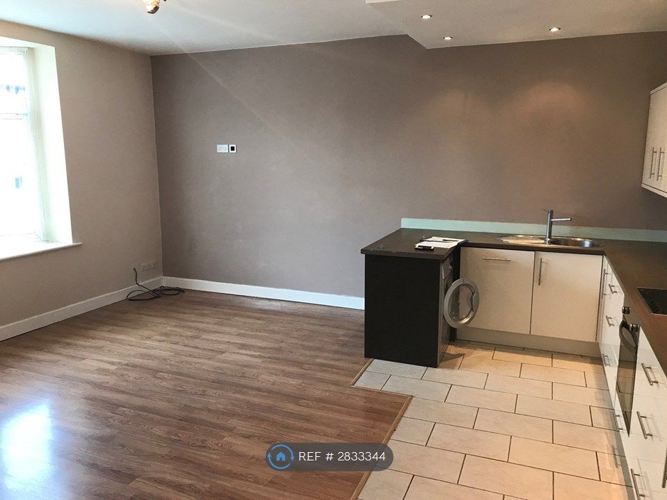 Property photo 2 of 5 Kitchen/Living Room