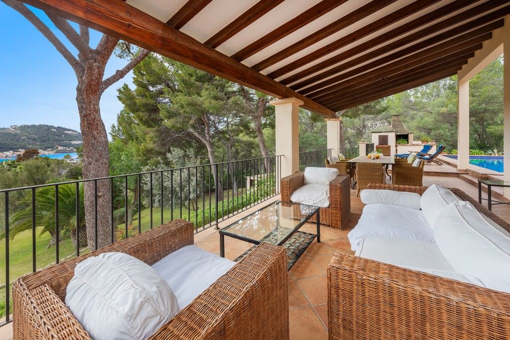 Property photo 3 of 20 Covered Terrace (1)