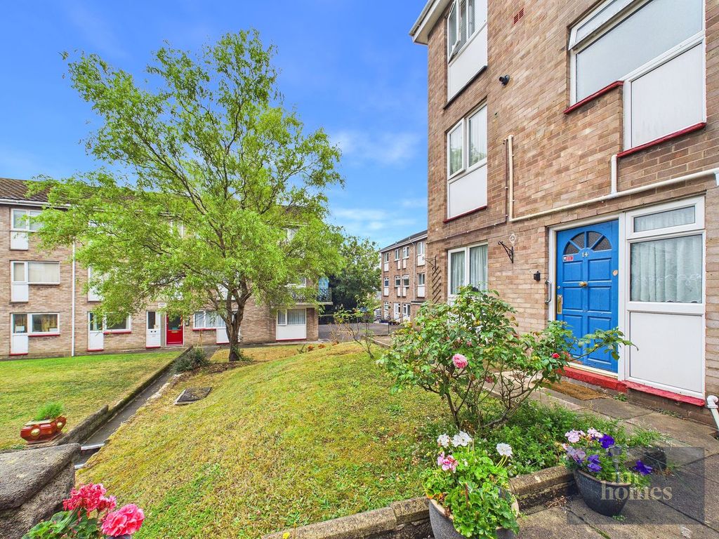 Property photo 1 of 28
