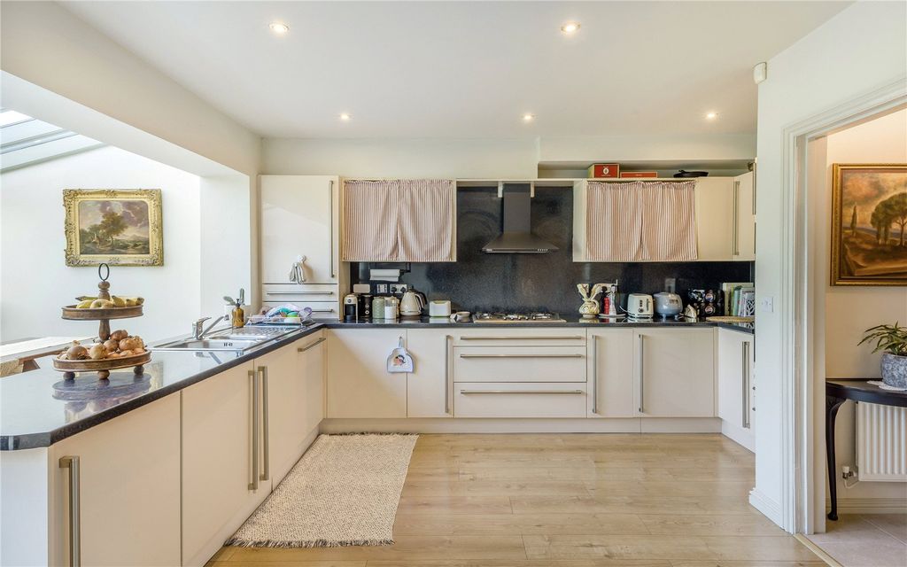 Property photo 3 of 16 Kitchen