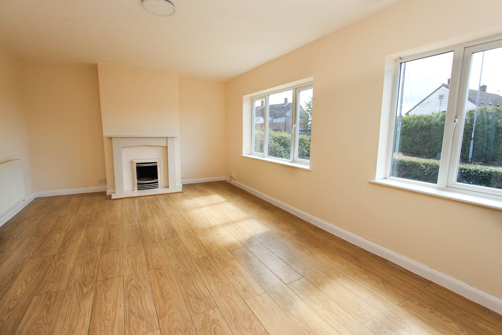 Property photo 3 of 8 Lounge/Dining Room