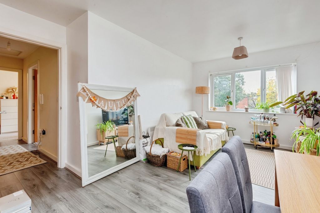 Property photo 2 of 12 Pbox-Img.Jpg