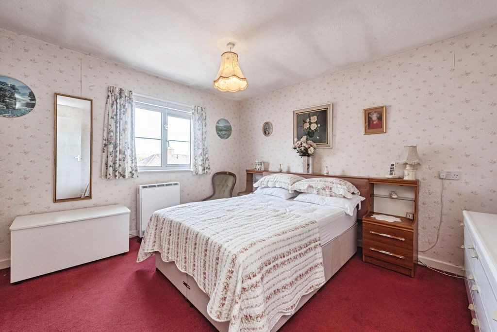 Property photo 2 of 17 Photo