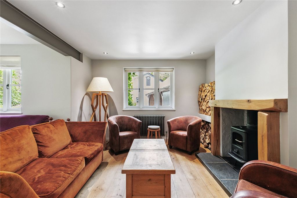 Property photo 3 of 19 Sitting Room
