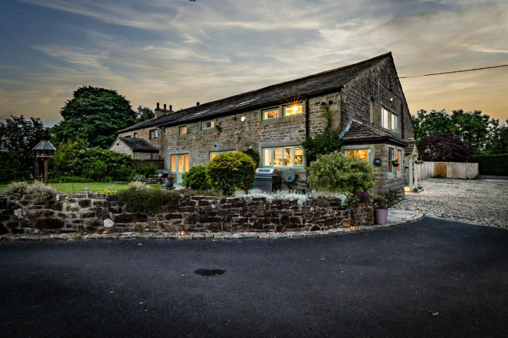 Property photo 2 of 39