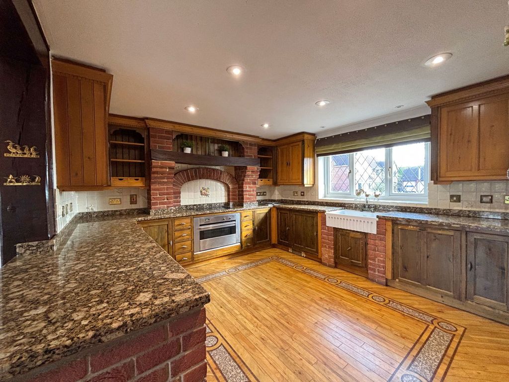 Property photo 3 of 25