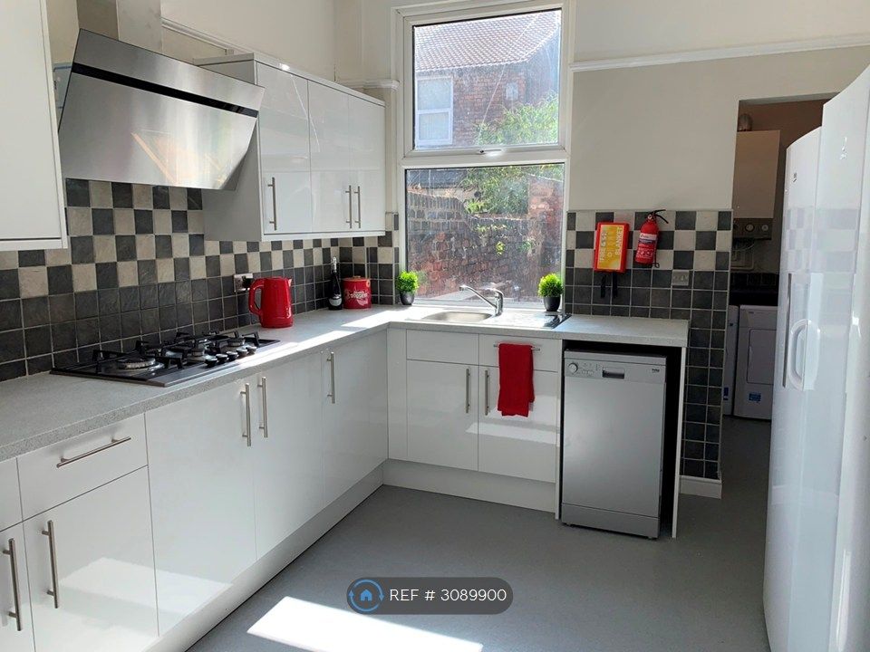Property photo 3 of 17
