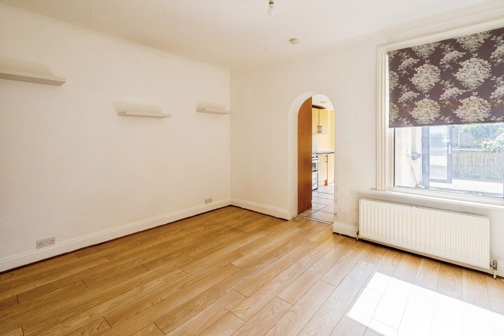 Property photo 3 of 16