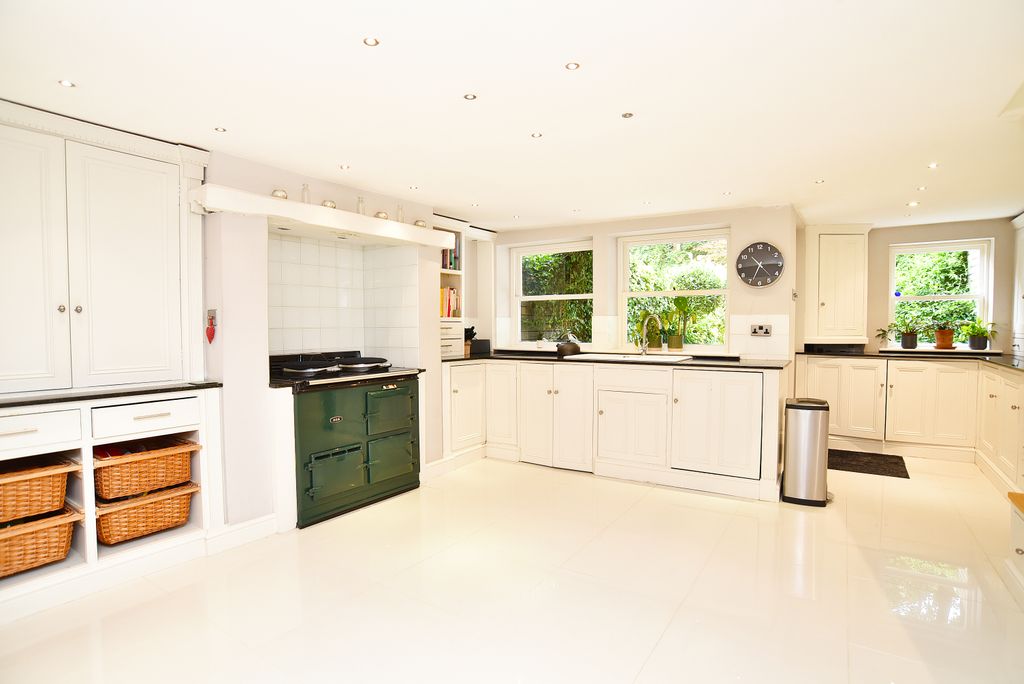 Property photo 3 of 22
